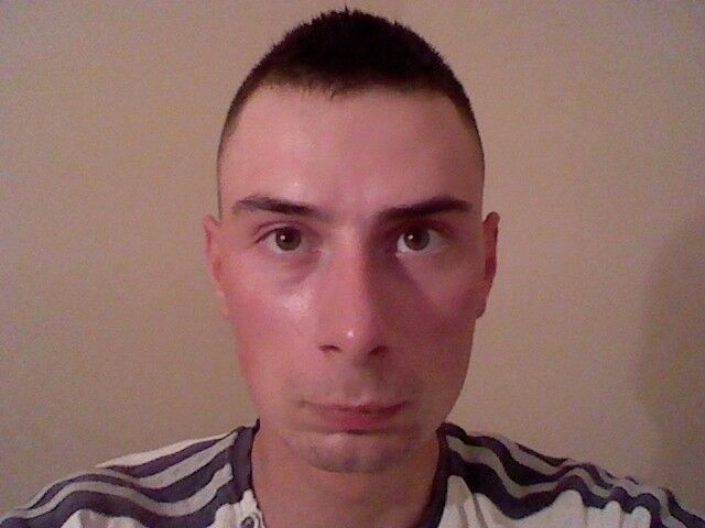  ,   Artem, 32 ,   
