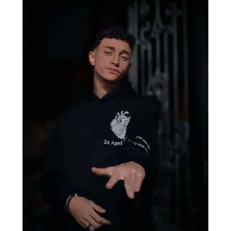  ,   Mano, 19 ,   ,   