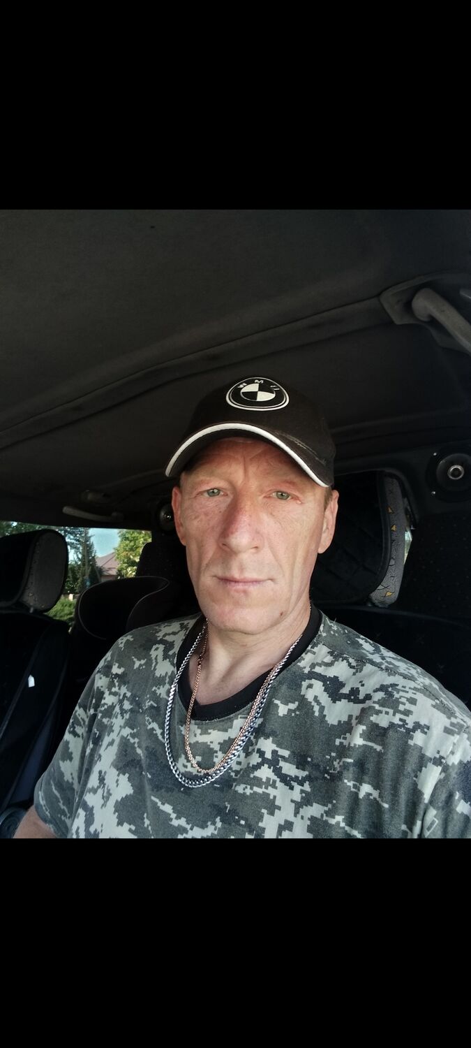  50411927  Vasile, 43 ,    