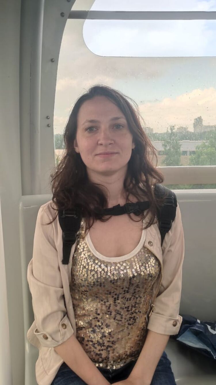  27157647  Elena, 32 ,    -