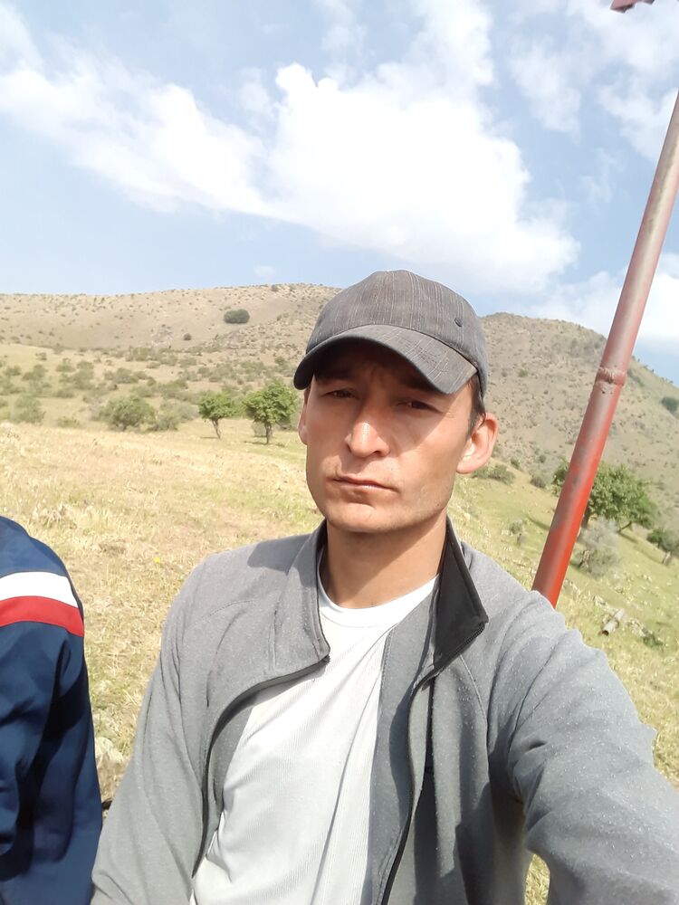  53229537  Ali, 32 ,    