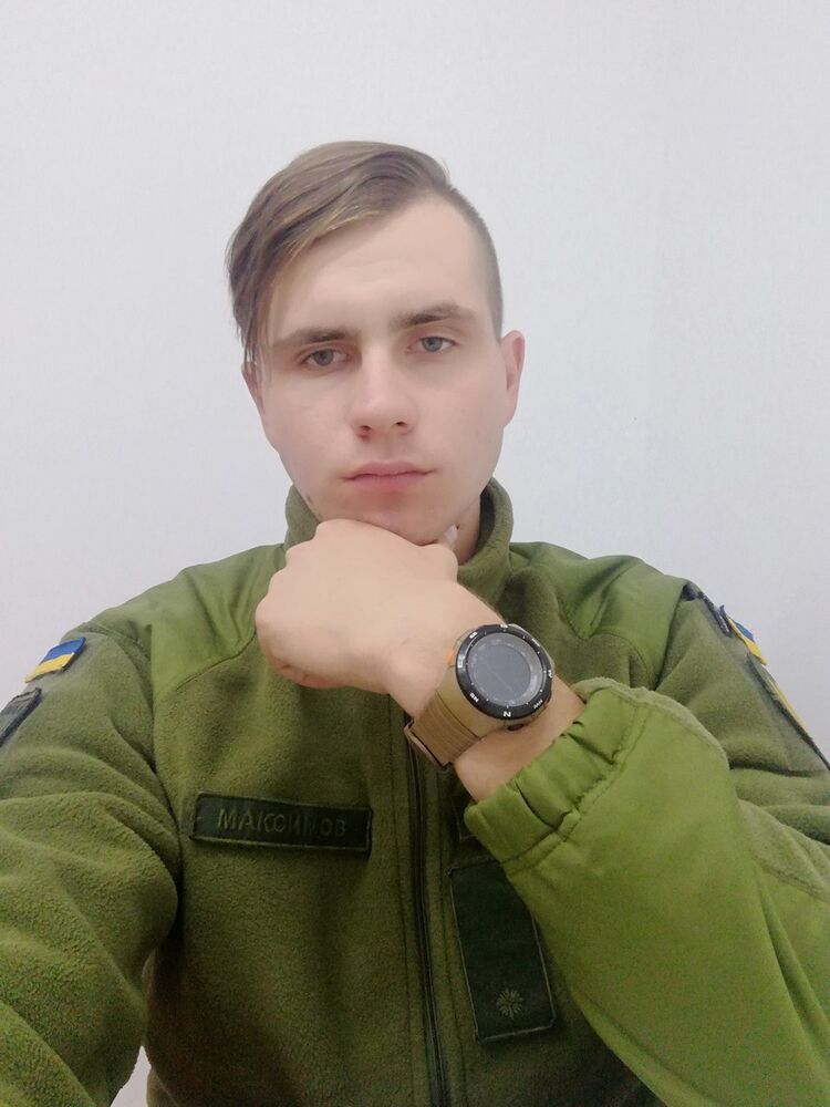  17636277  Maksumov, 27 ,    