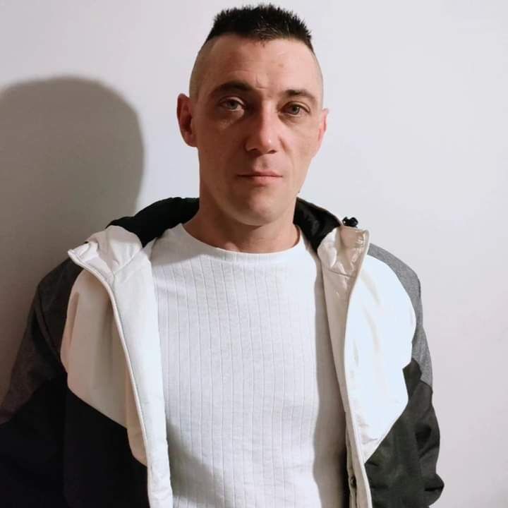  50699037  VOLODIMIR, 42 ,    