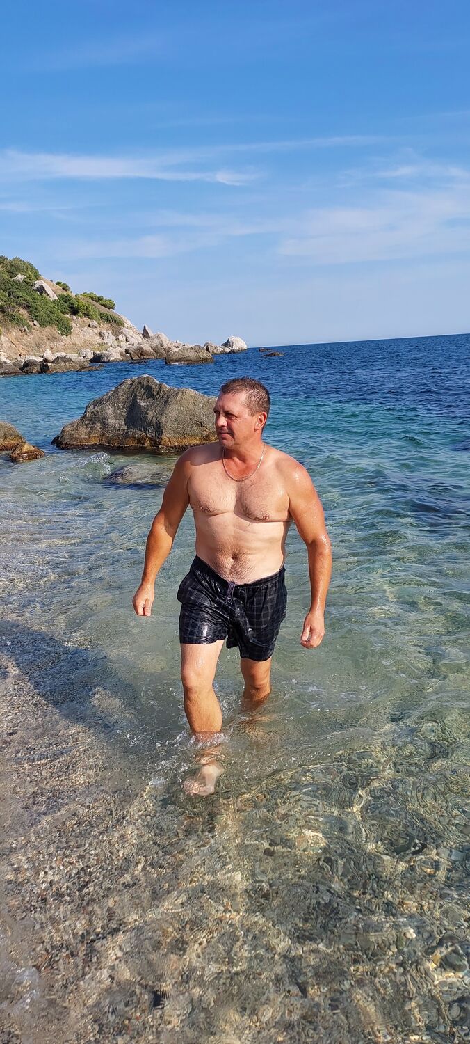  45123167  Alex, 53 ,    