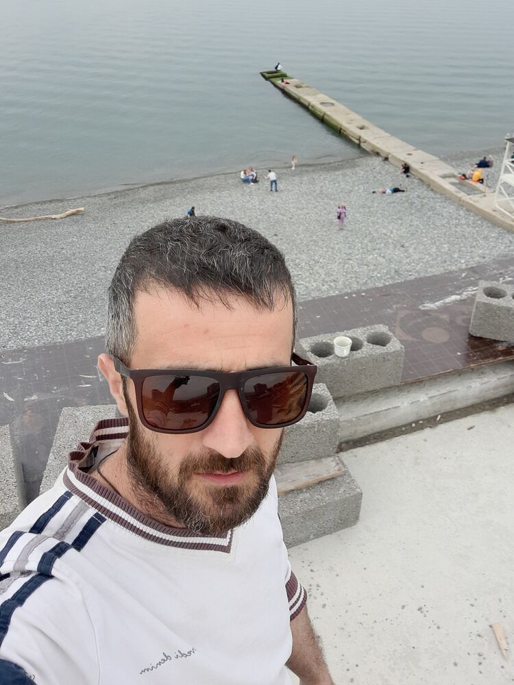  ,   Arman, 38 ,   ,   