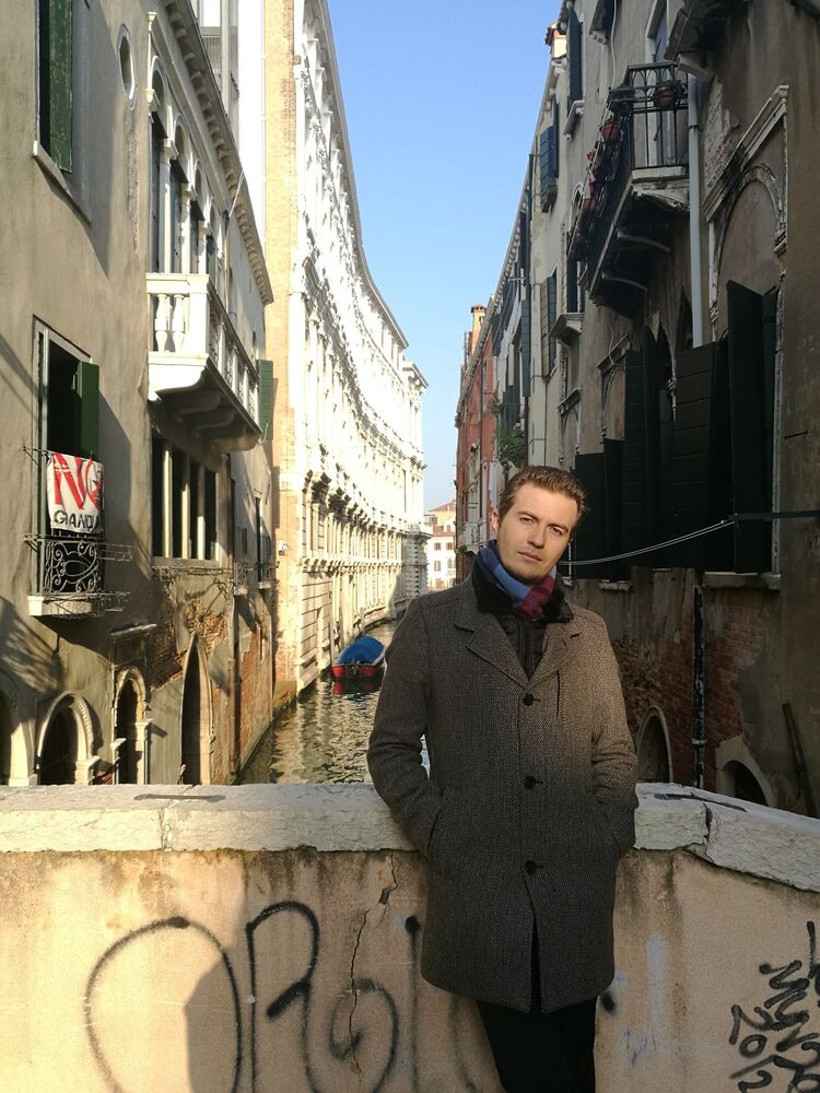  --,   , 38 ,   