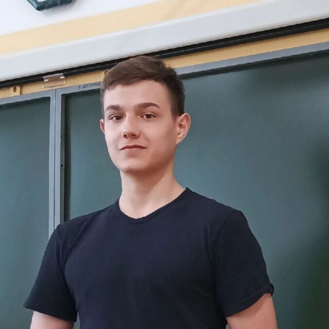  45217427  Matvey, 20 ,    