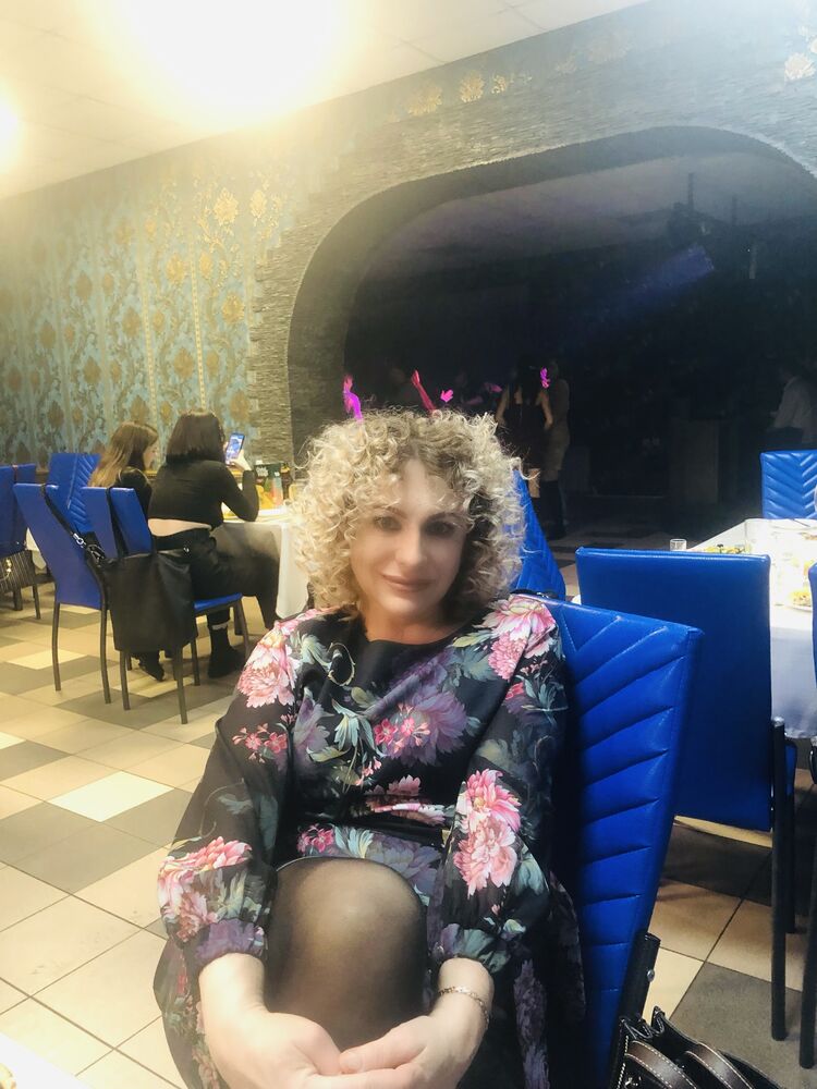  26297757  Linda, 42 ,    