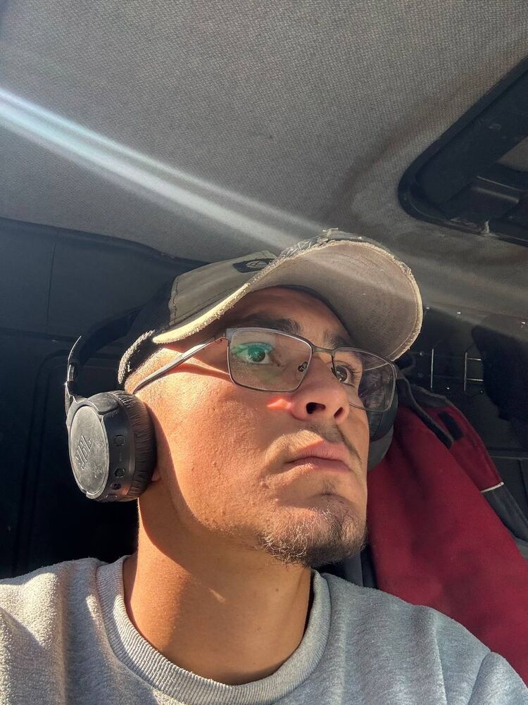  ,   Yelissei, 25 ,   ,   
