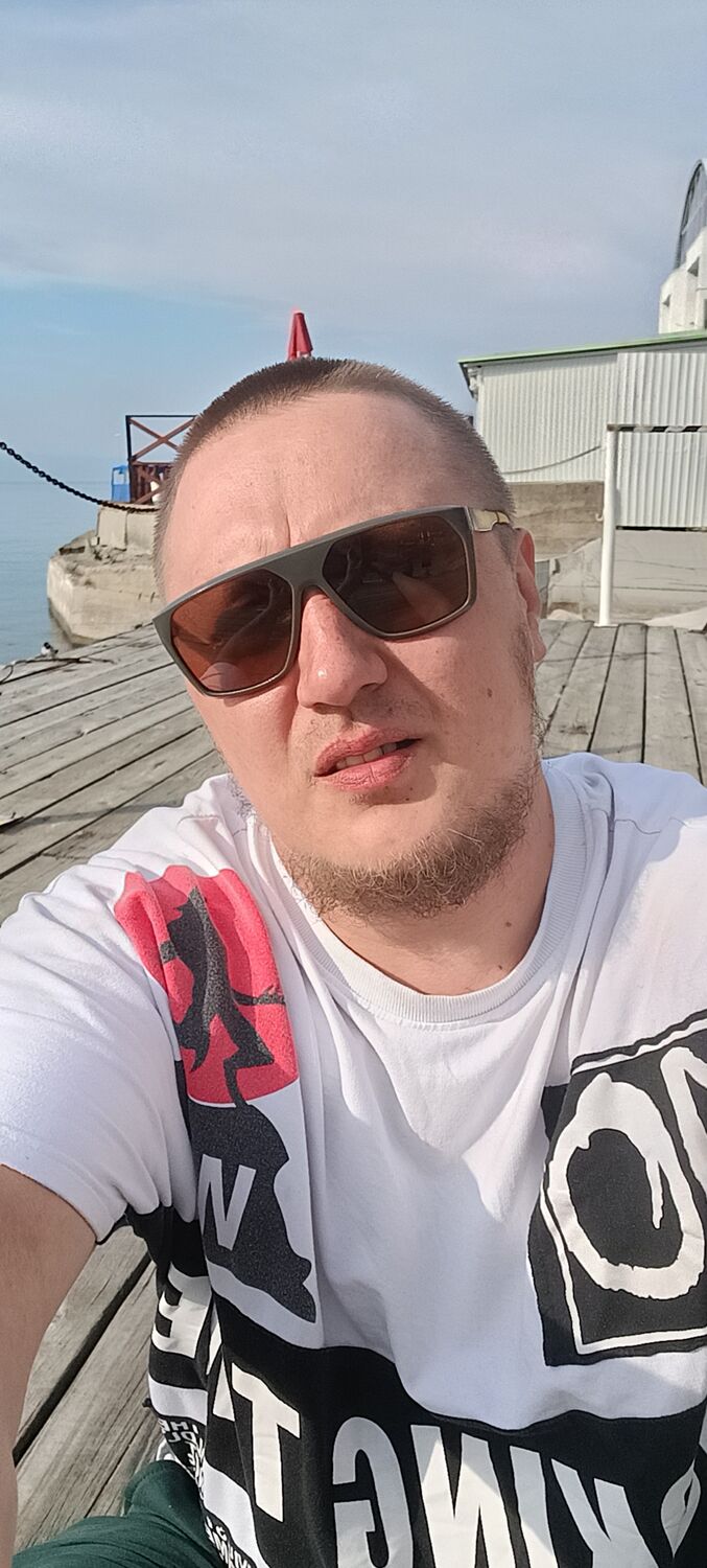  47475667  Anton, 38 ,    