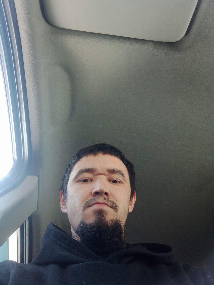  31993237  Rustam, 33 ,    