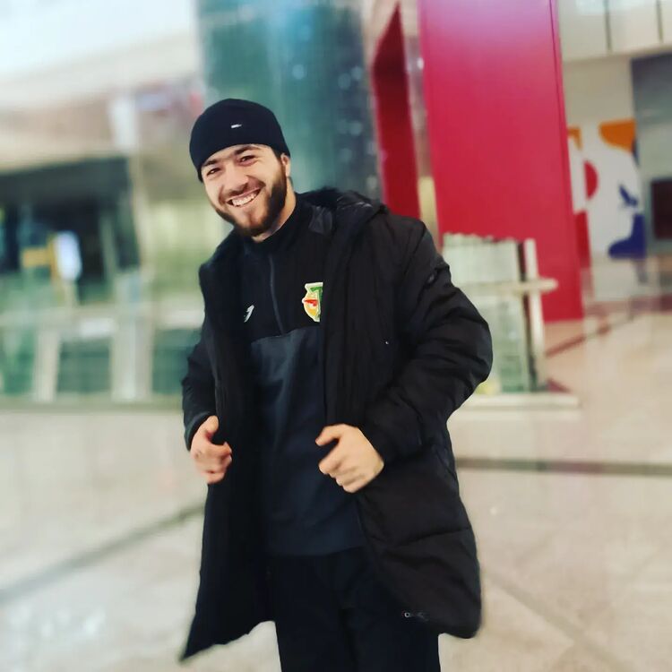  ,   Jamik, 27 ,   ,   