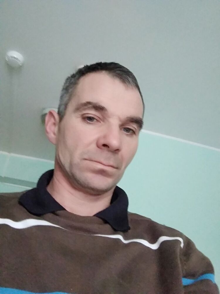  13834767  Robert, 48 ,    