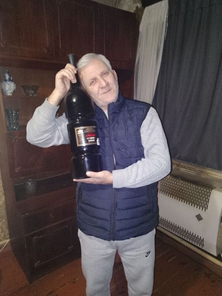  25182647  Teimuraz, 61 ,    
