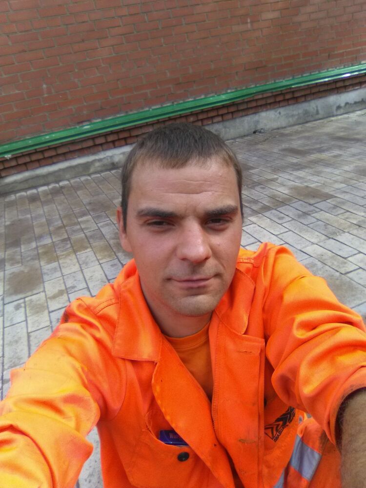  ,   Sergei, 37 ,   ,   , c 