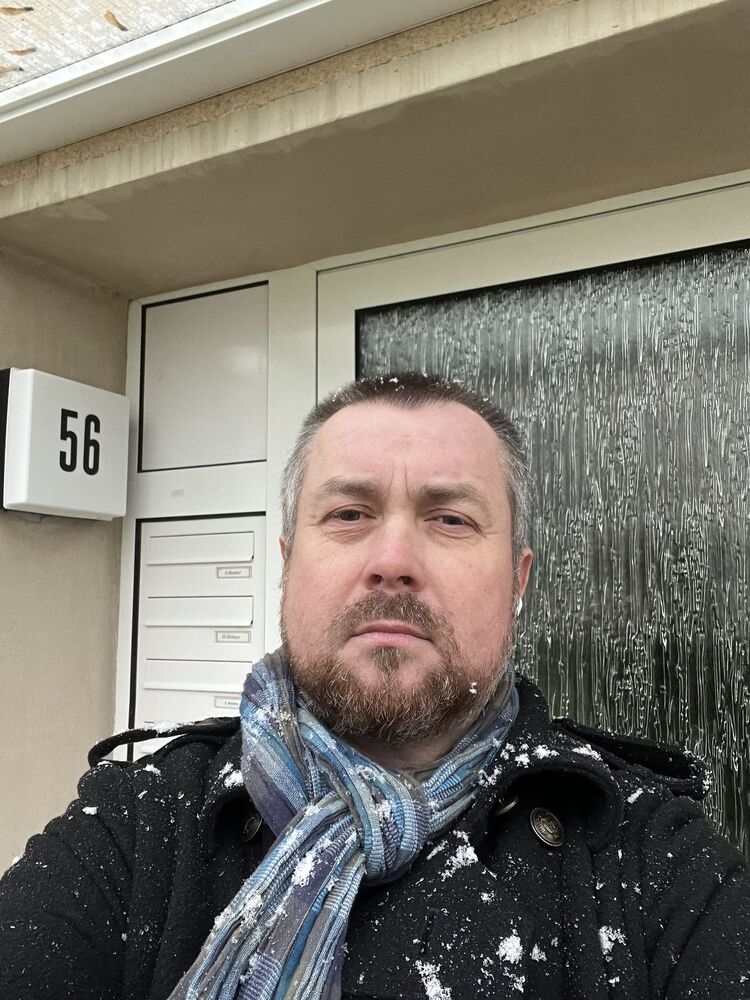  30765627  , 52 ,    -