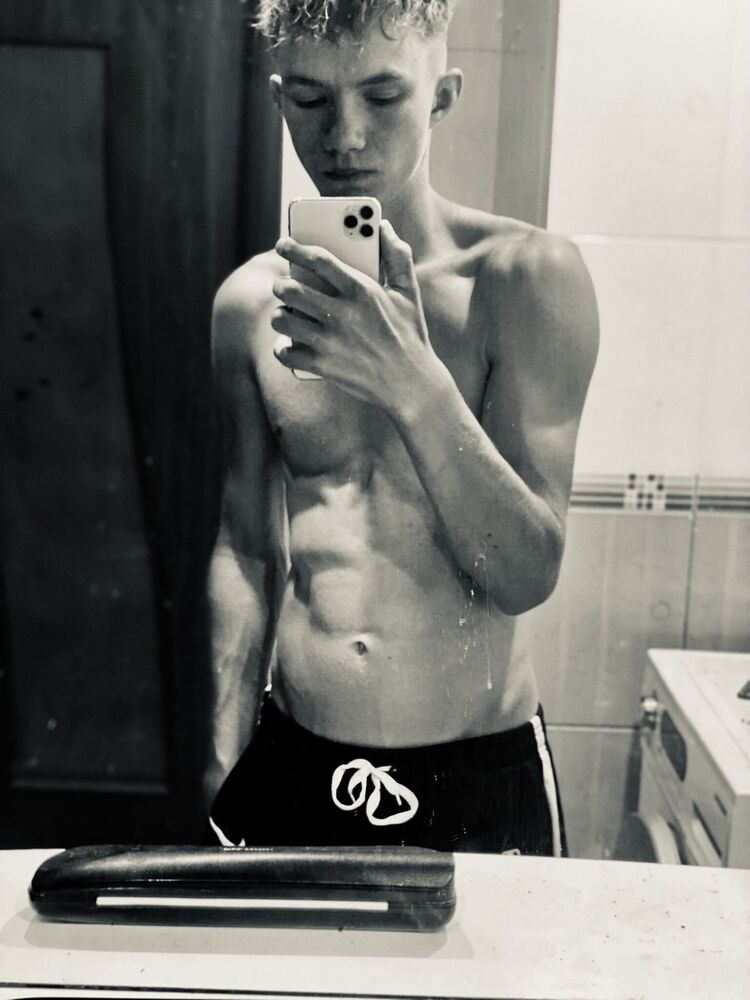  50528617  Nikita, 19 ,    