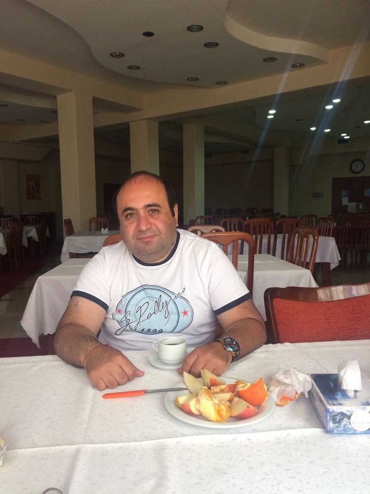  ,   Vahan, 46 ,   ,   , c 