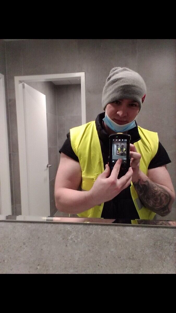  21923457  Andrey, 28 ,    Praha