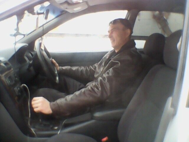  9225447  Andrei, 47 ,    