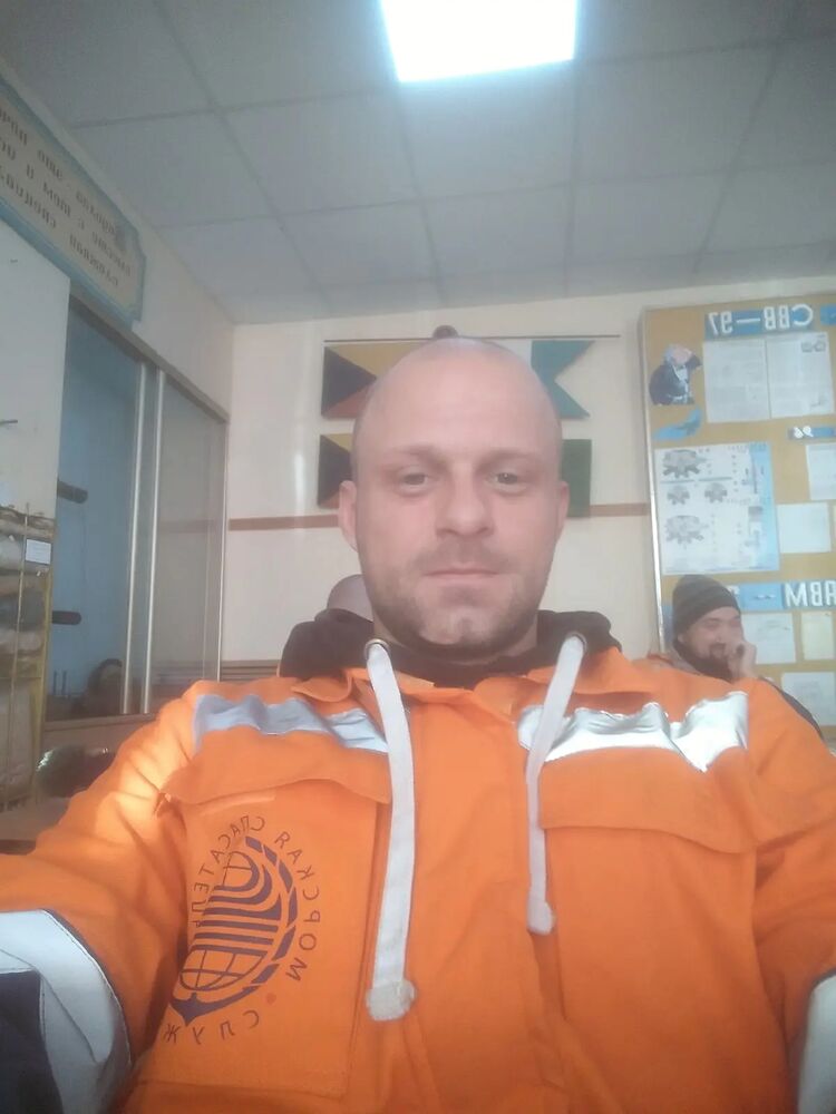  46352217  , 38 ,    