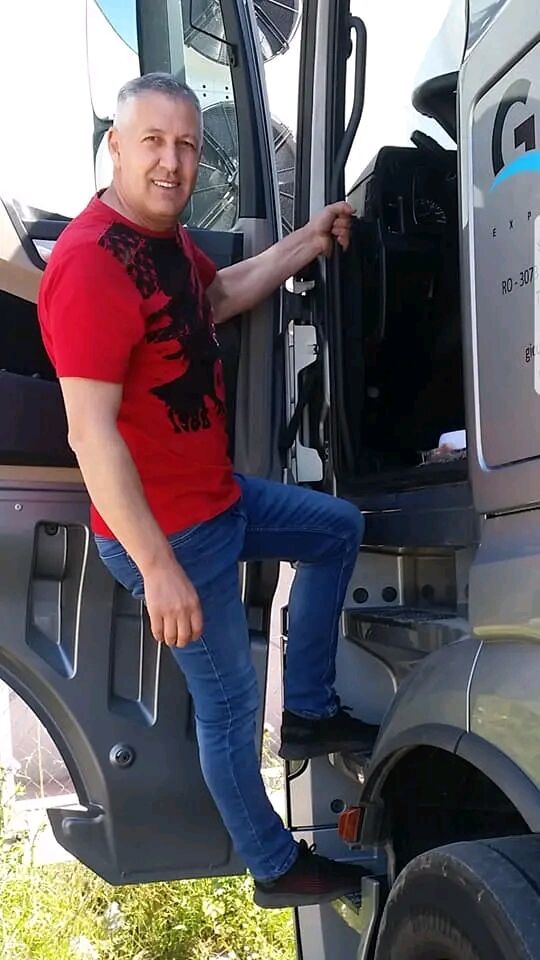  50271227  Adrian Filip, 55 ,    