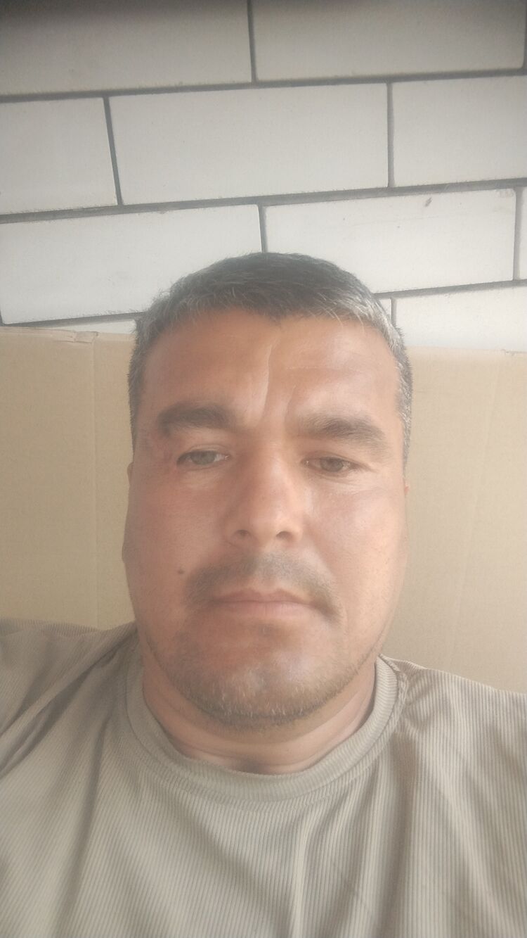  52945597  Ahmad, 33 ,    