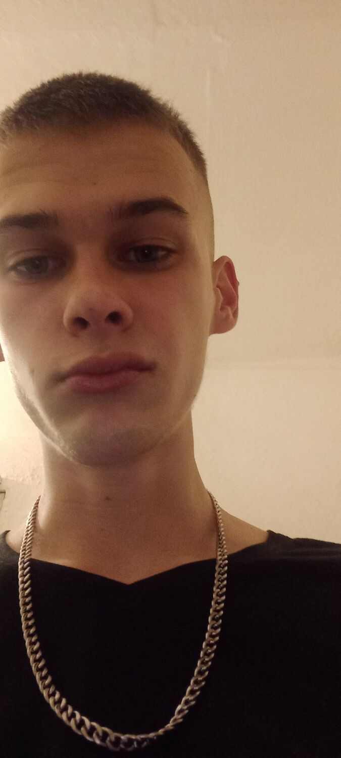  26587587  Ivan, 23 ,    