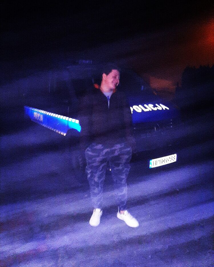  22519517  Valentun, 25 ,    