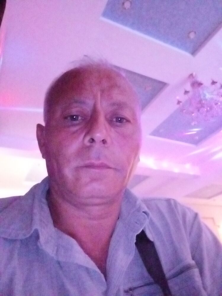  46958917  Namiq, 48 ,    