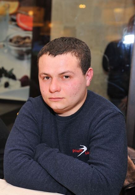  ,   Liuis, 35 ,   ,   , c 