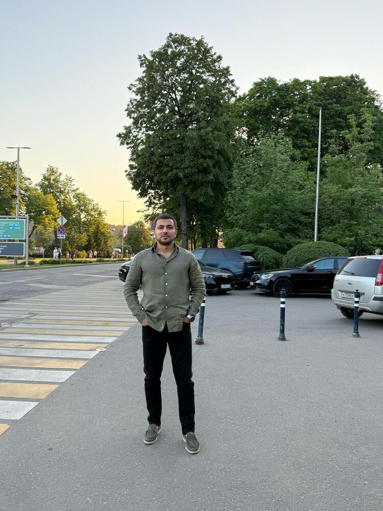  52267707  Timur, 37 ,    