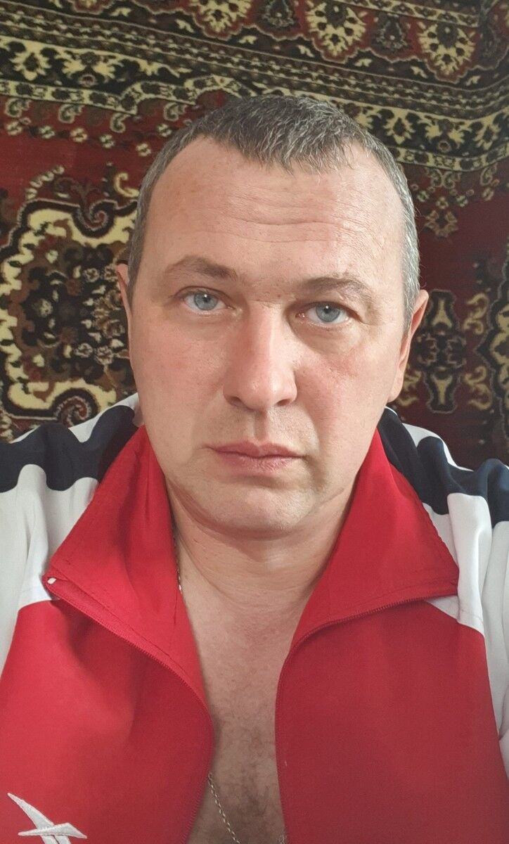  18113727  Oleg, 51 ,    