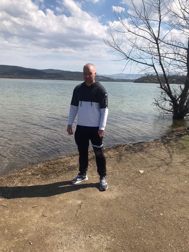  ,   Evgeny, 32 ,  