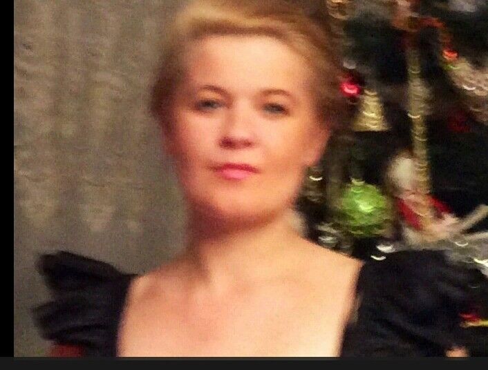  18918367  Nadejda, 42 ,    