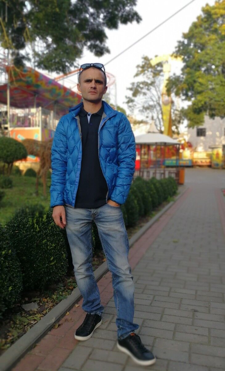  10460207  Ruslan, 42 ,    