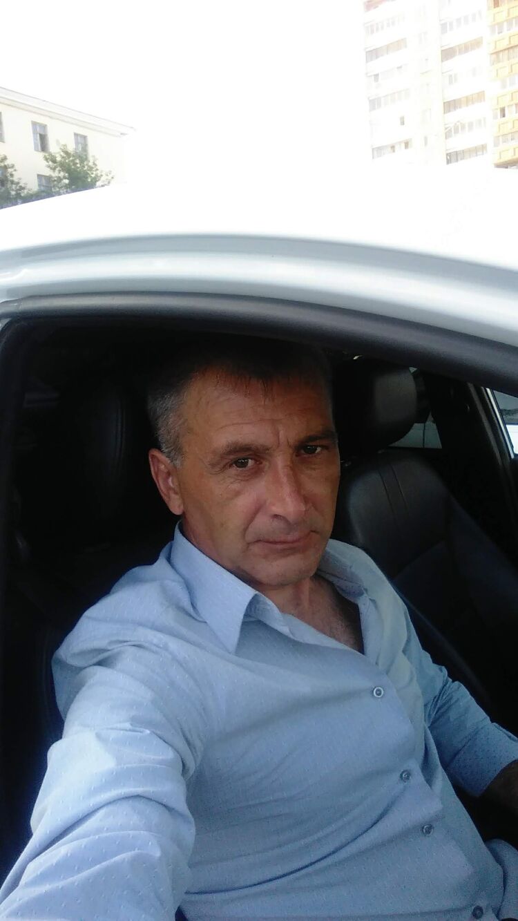  36622967  Oleg, 52 ,    