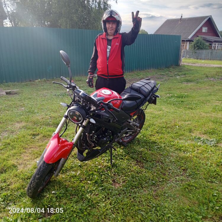  ,   Sasha, 52 ,   ,   