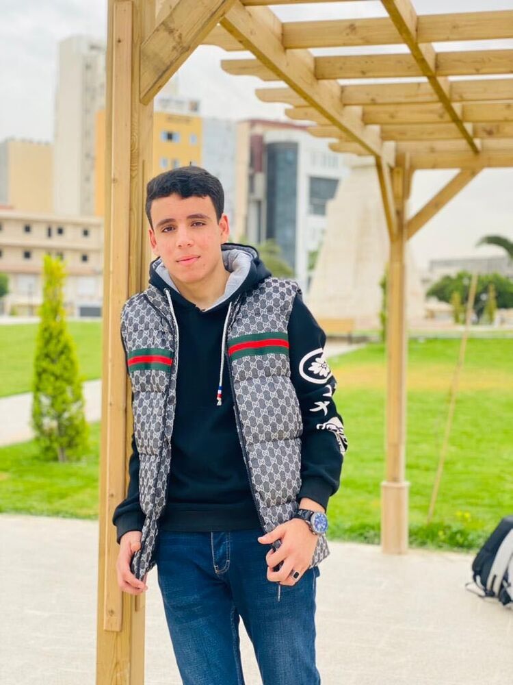  ,   Iam, 20 ,   ,   