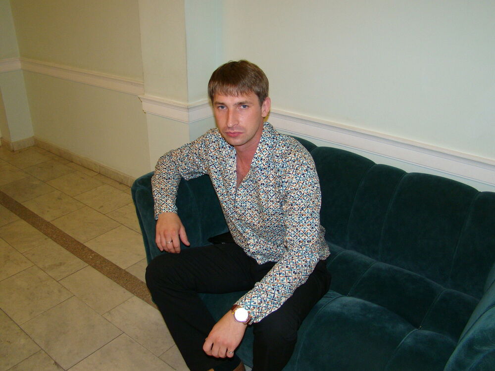  ,   Alex San Der, 41 ,     , c 