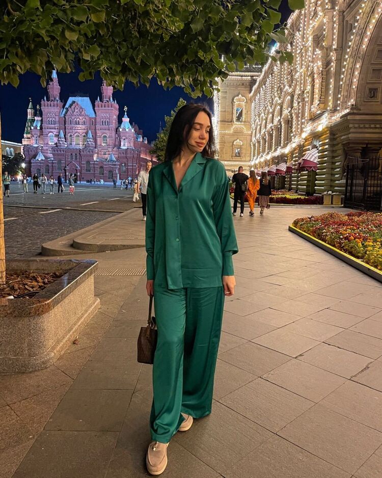  37290827  , 22 ,    -