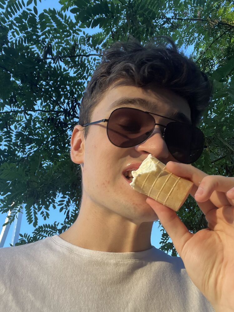  37127237  , 22 ,    -