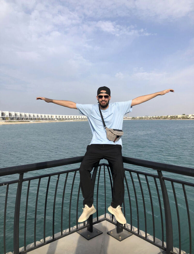  ,   Ali, 34 ,   ,   