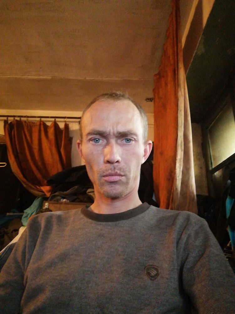  37958317  Maksim, 38 ,    