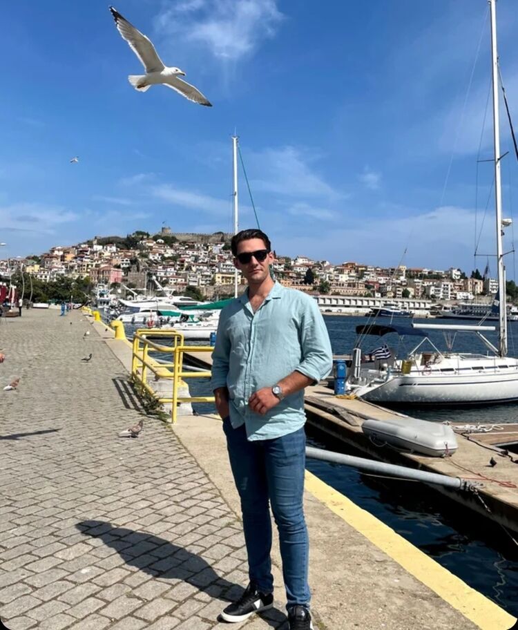  ,   Nikos, 25 ,   ,   