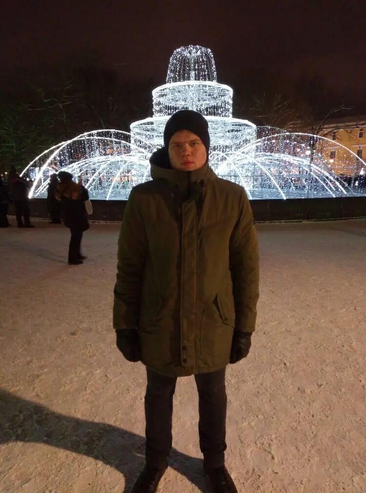  37179217  , 21 ,    -