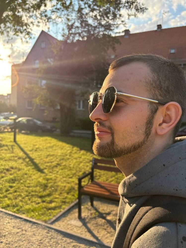  ,   Bohdan, 21 ,   ,   