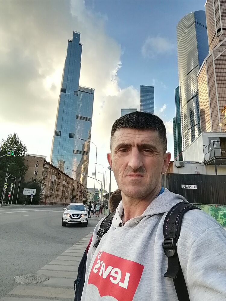  ,   Viktor, 48 ,   ,   , c , 