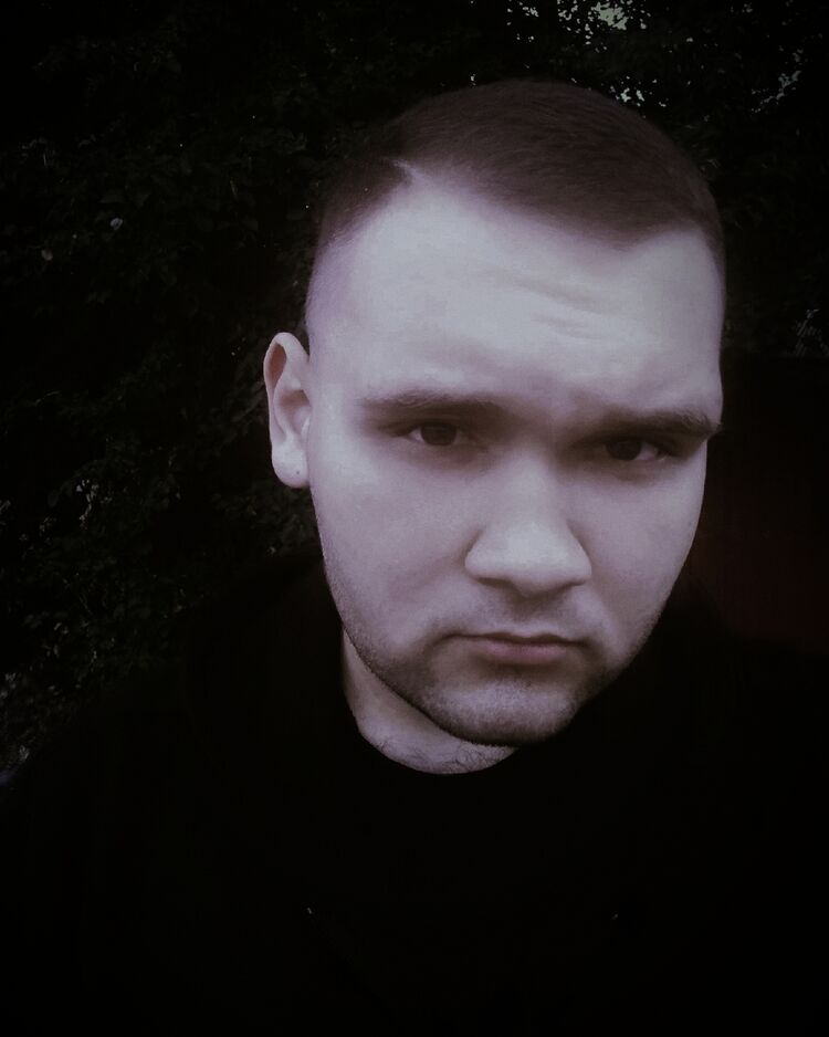  44990557  Emil, 24 ,    