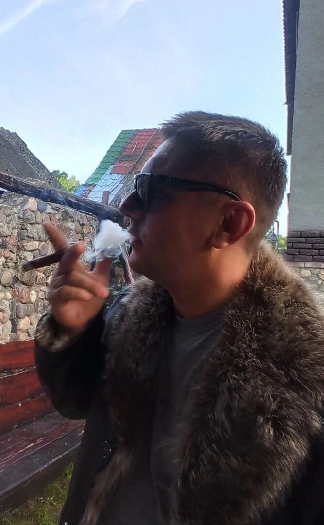  51846437  Ivanes, 30 ,    